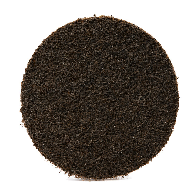 Coarse non-woven abrasive disc for metal surface preparation