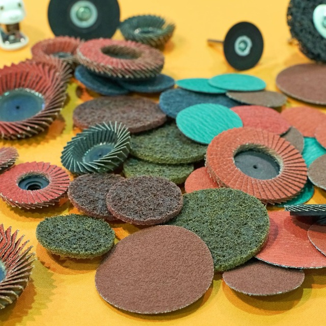 non woven flap wheel with shaft for surface conditioning
